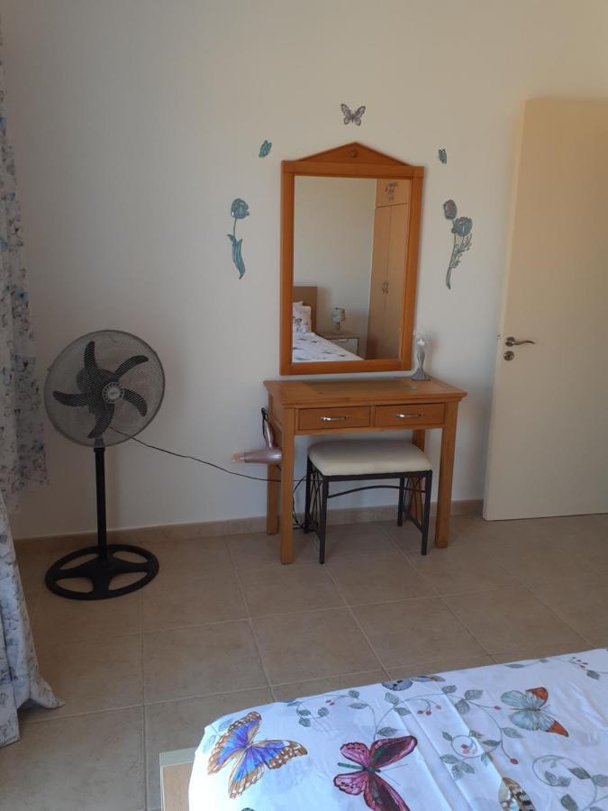 Beautiful 2-Bed House In Mandria Paphos Villa Buitenkant foto