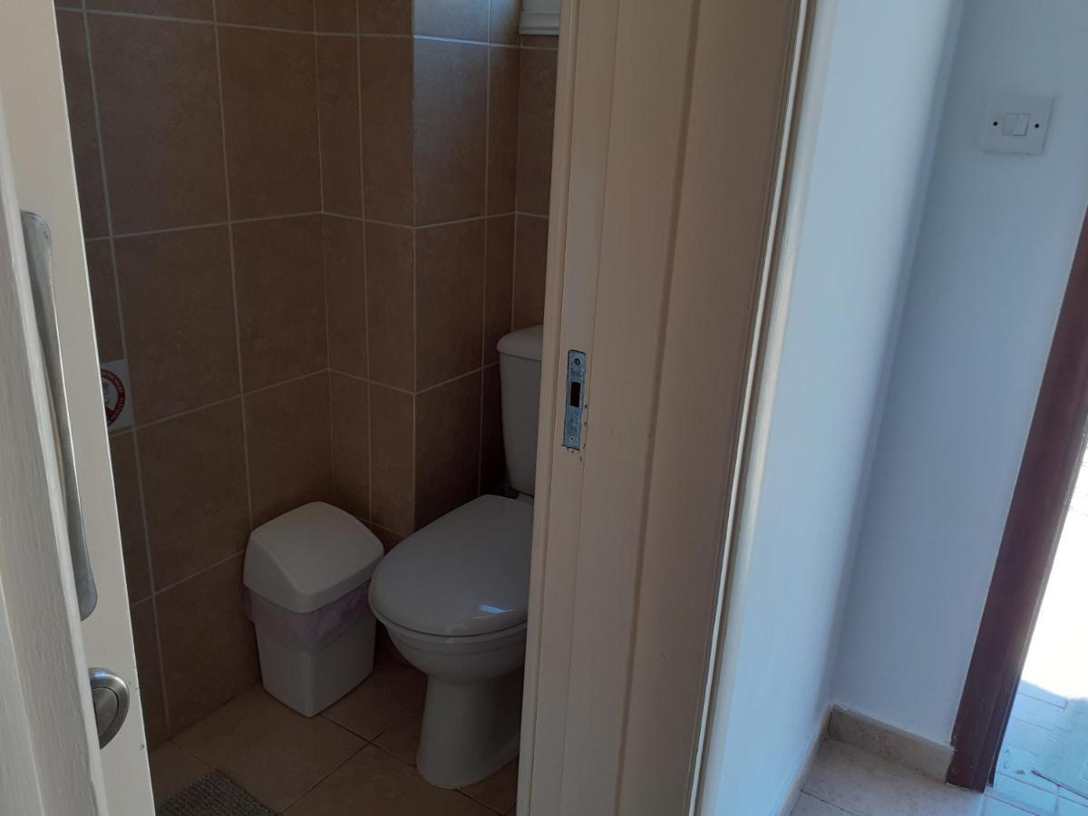 Beautiful 2-Bed House In Mandria Paphos Villa Buitenkant foto