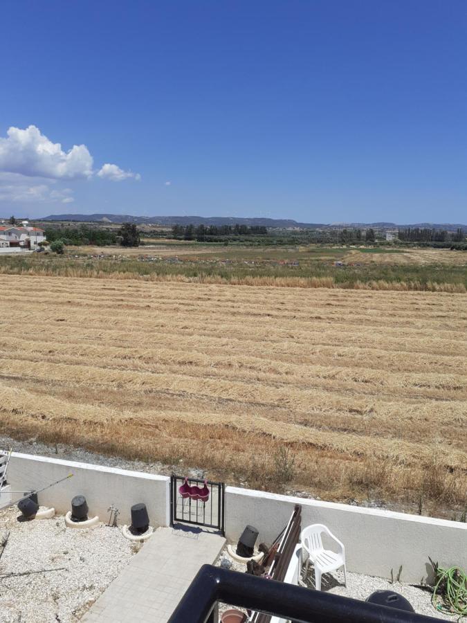 Beautiful 2-Bed House In Mandria Paphos Villa Buitenkant foto